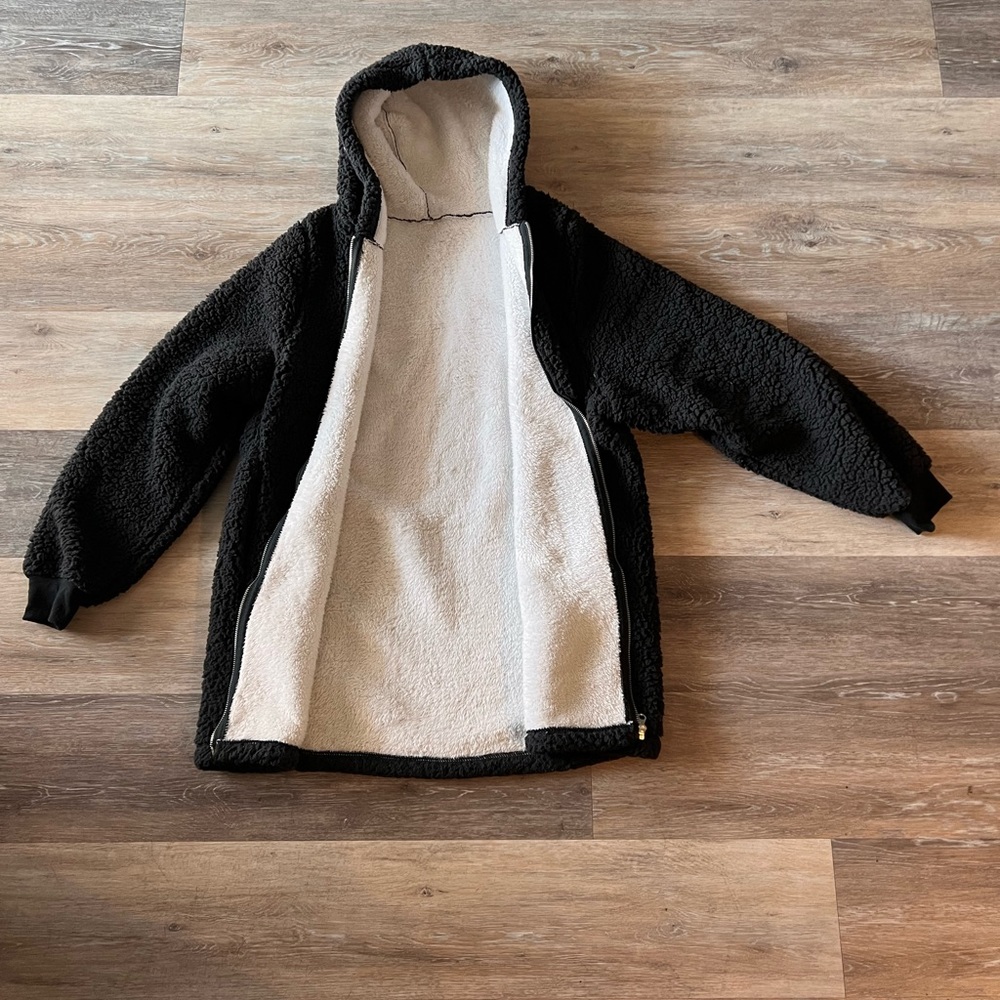 Fluffy winter jacket - Picture 2 of 2